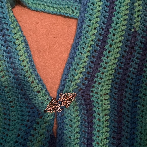 Blue n green crochet scarf wrap shawl with button - Picture 3 of 3